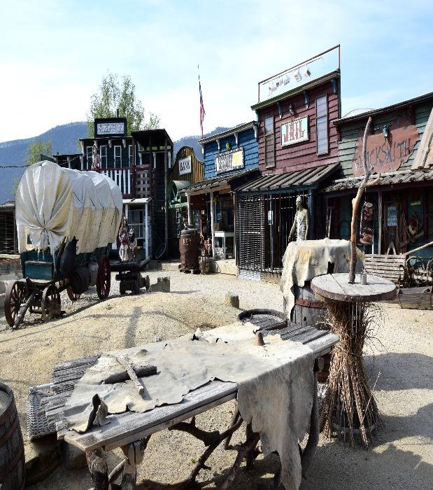 Family Trips, Mini ZOO Land in the town of Slovenske Konjice, Exploring